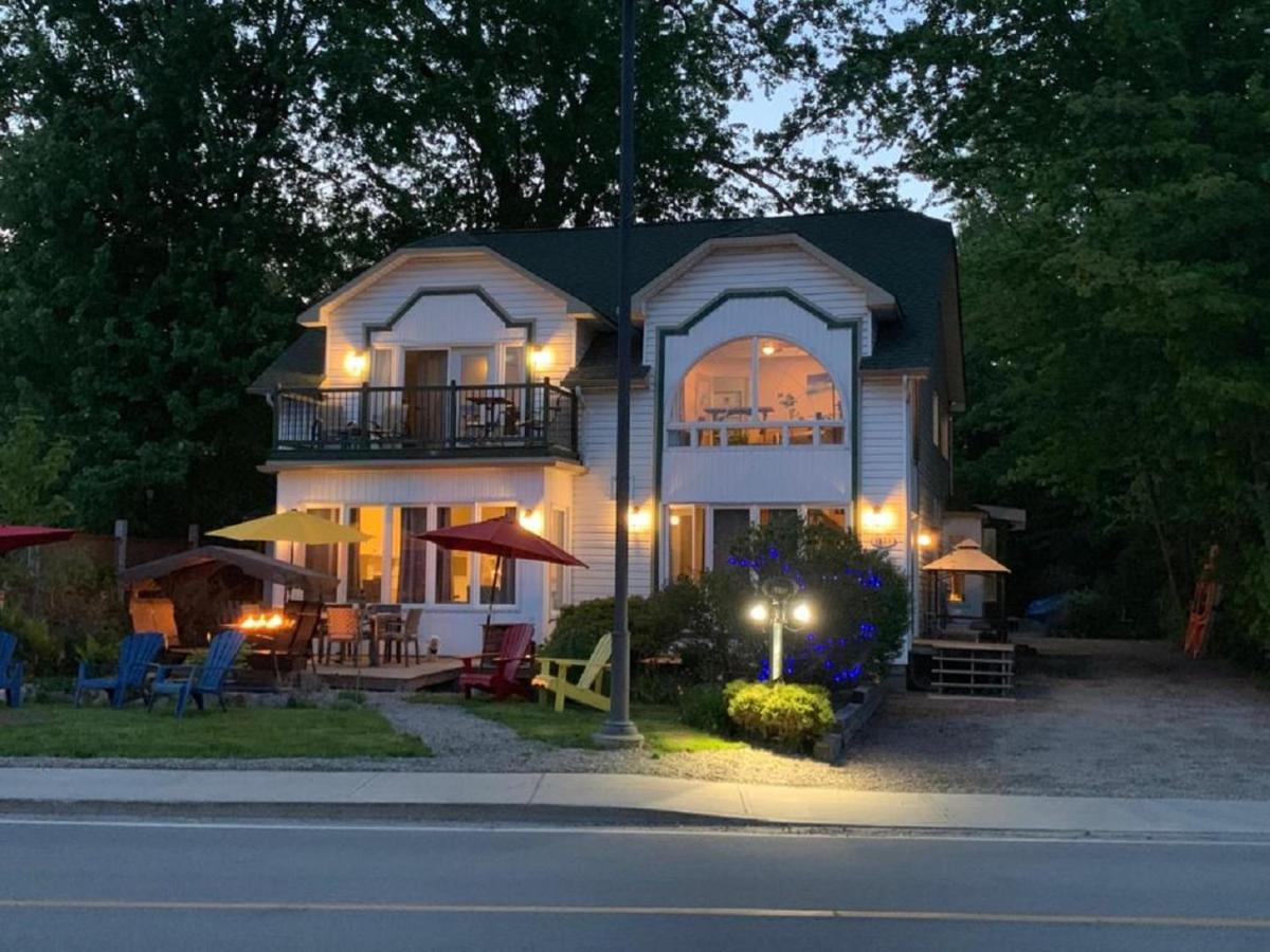 Kokomo Inn Bed And Breakfast Ottawa-Gatineau'S Only Tropical Riverfront B&B On The National Capital Cycling Pathway Route Verte #1 - For Adults Only - Chambre D'Hotes Tropical Aux Berges Des Outaouais Bnb #17542O Luaran gambar