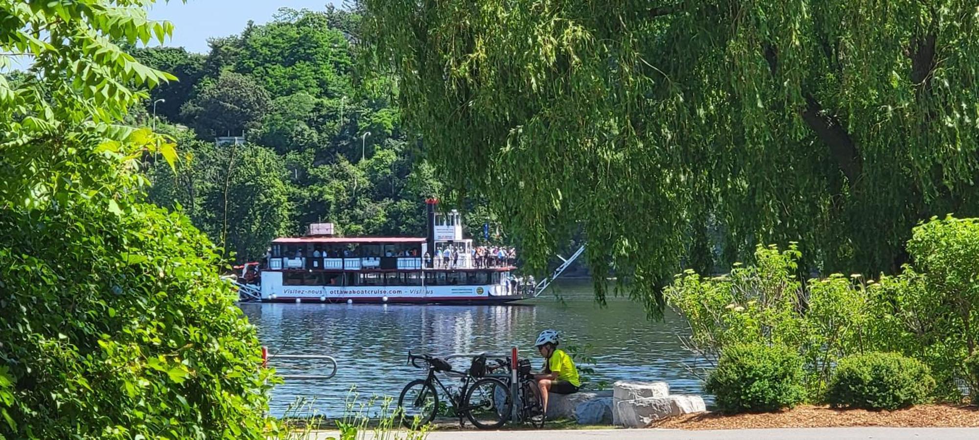Kokomo Inn Bed And Breakfast Ottawa-Gatineau'S Only Tropical Riverfront B&B On The National Capital Cycling Pathway Route Verte #1 - For Adults Only - Chambre D'Hotes Tropical Aux Berges Des Outaouais Bnb #17542O Luaran gambar
