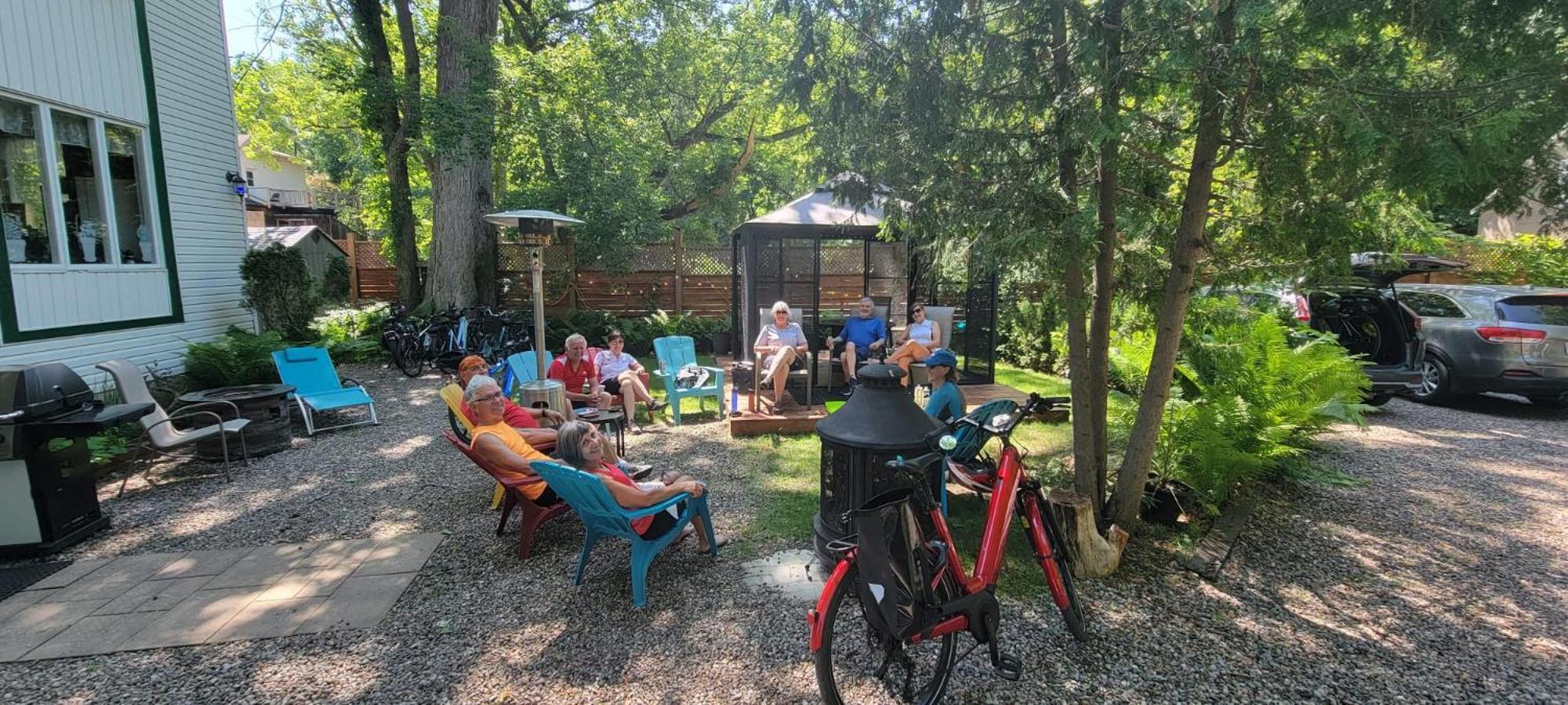 Kokomo Inn Bed And Breakfast Ottawa-Gatineau'S Only Tropical Riverfront B&B On The National Capital Cycling Pathway Route Verte #1 - For Adults Only - Chambre D'Hotes Tropical Aux Berges Des Outaouais Bnb #17542O Luaran gambar