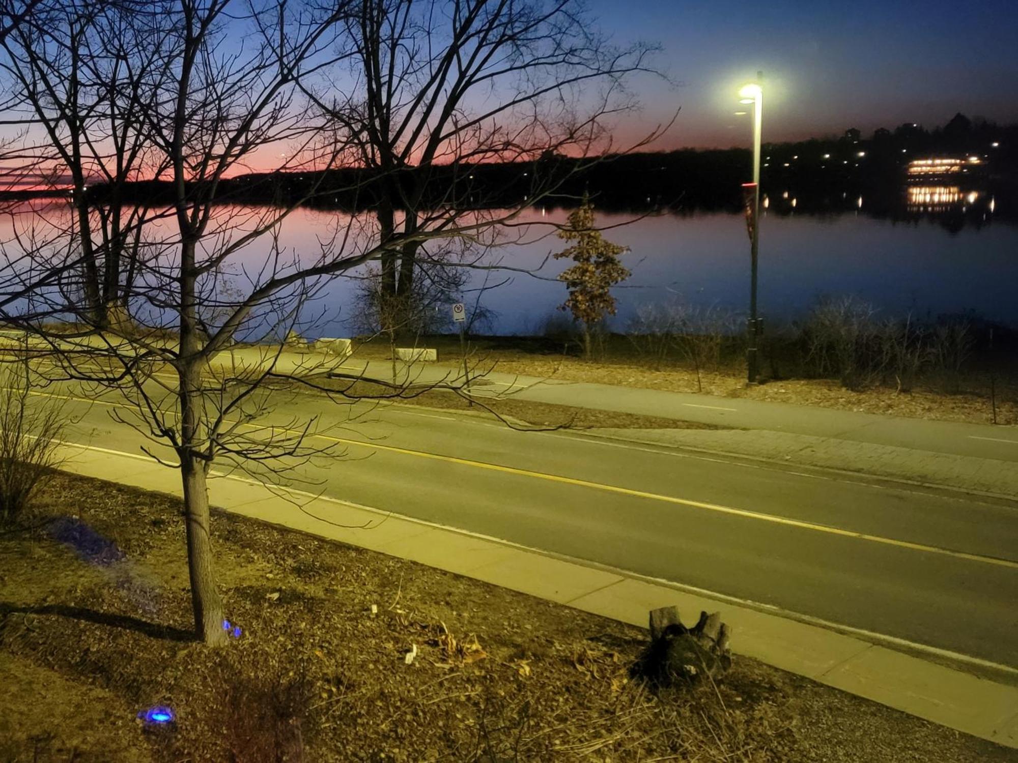 Kokomo Inn Bed And Breakfast Ottawa-Gatineau'S Only Tropical Riverfront B&B On The National Capital Cycling Pathway Route Verte #1 - For Adults Only - Chambre D'Hotes Tropical Aux Berges Des Outaouais Bnb #17542O Luaran gambar