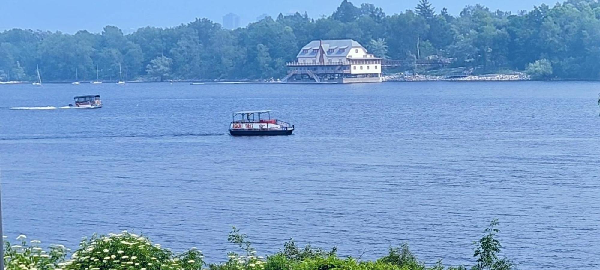 Kokomo Inn Bed And Breakfast Ottawa-Gatineau'S Only Tropical Riverfront B&B On The National Capital Cycling Pathway Route Verte #1 - For Adults Only - Chambre D'Hotes Tropical Aux Berges Des Outaouais Bnb #17542O Luaran gambar