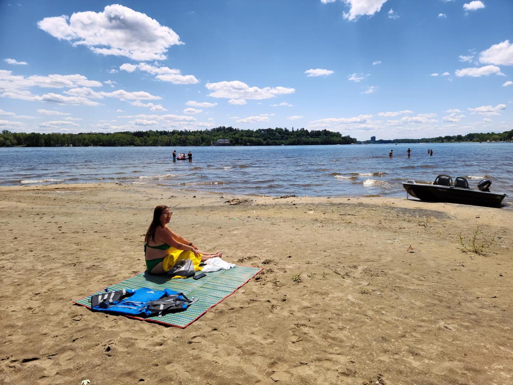 Kokomo Inn Bed And Breakfast Ottawa-Gatineau'S Only Tropical Riverfront B&B On The National Capital Cycling Pathway Route Verte #1 - For Adults Only - Chambre D'Hotes Tropical Aux Berges Des Outaouais Bnb #17542O Luaran gambar