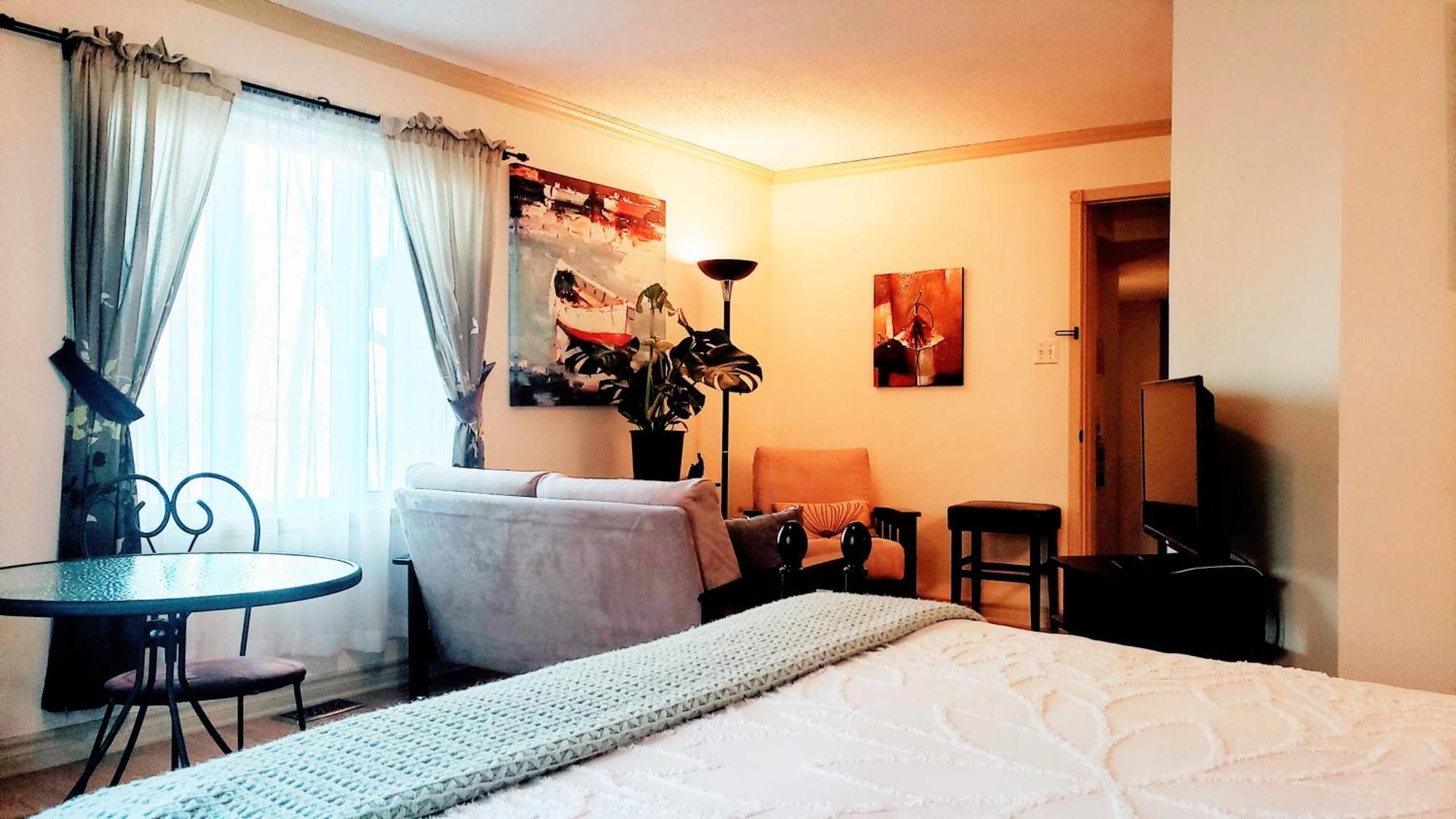 Kokomo Inn Bed And Breakfast Ottawa-Gatineau'S Only Tropical Riverfront B&B On The National Capital Cycling Pathway Route Verte #1 - For Adults Only - Chambre D'Hotes Tropical Aux Berges Des Outaouais Bnb #17542O Luaran gambar