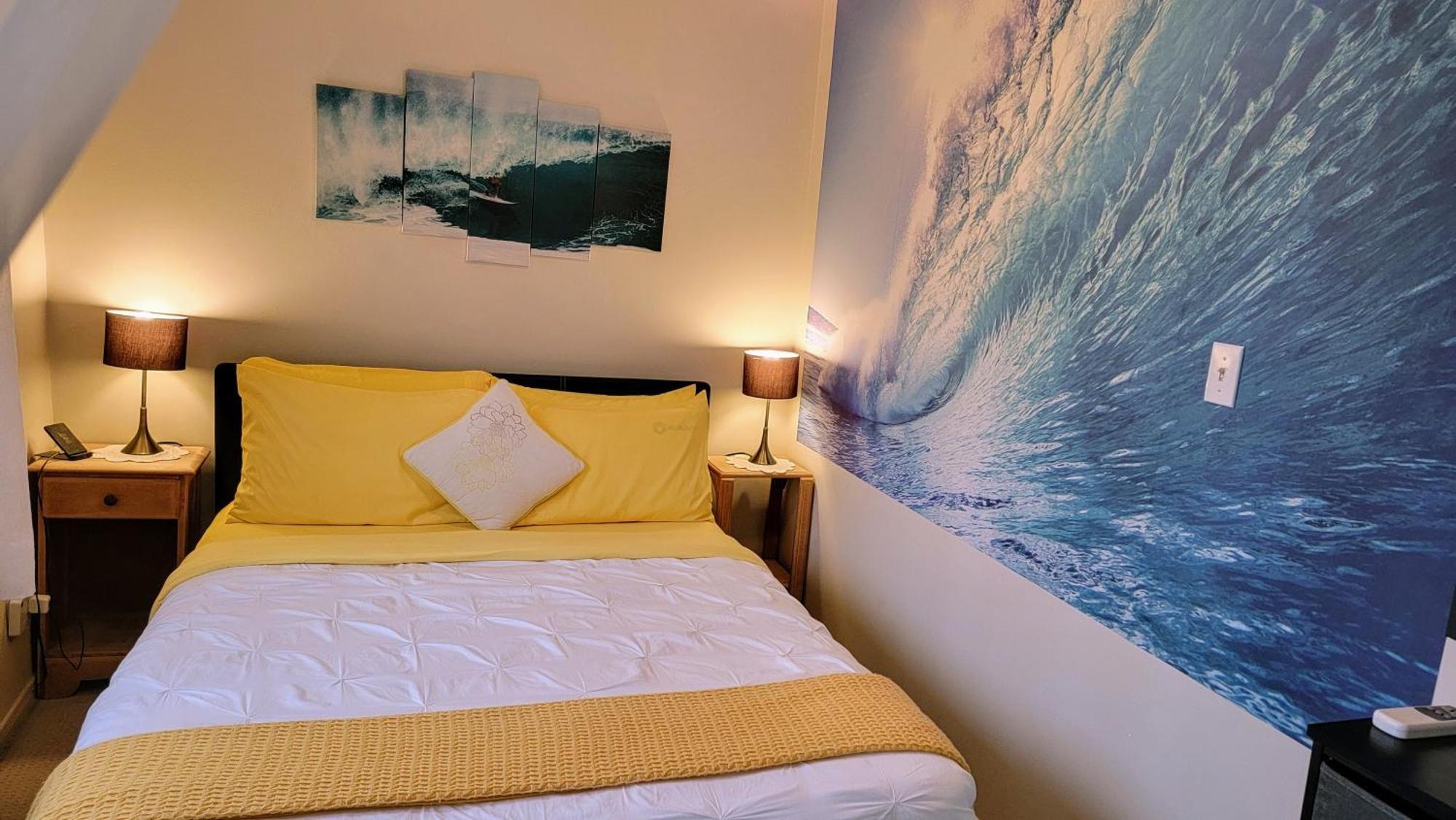 Kokomo Inn Bed And Breakfast Ottawa-Gatineau'S Only Tropical Riverfront B&B On The National Capital Cycling Pathway Route Verte #1 - For Adults Only - Chambre D'Hotes Tropical Aux Berges Des Outaouais Bnb #17542O Bilik gambar